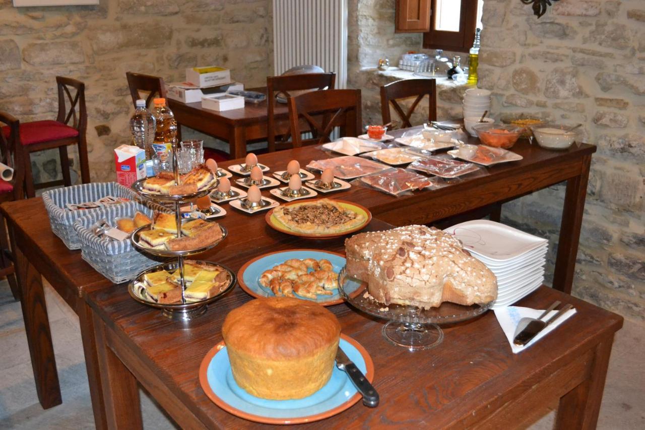 Country House Villa La Farfalla Pietralunga  Buitenkant foto