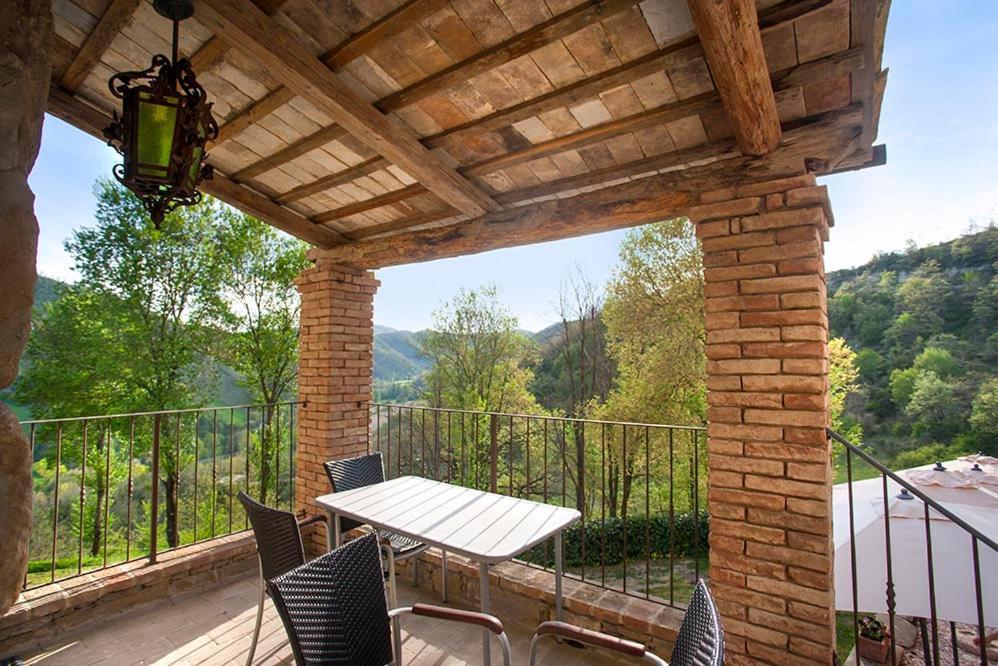 Country House Villa La Farfalla Pietralunga  Buitenkant foto