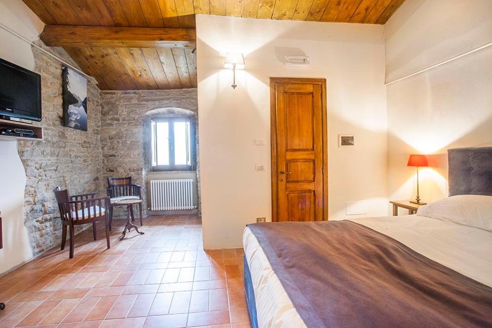 Country House Villa La Farfalla Pietralunga  Buitenkant foto