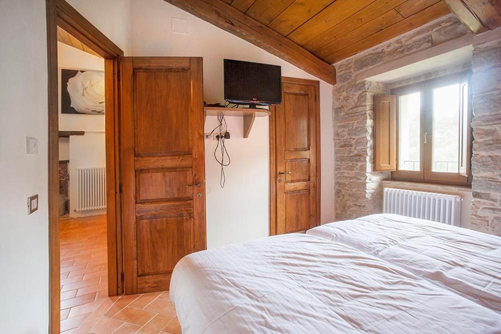 Country House Villa La Farfalla Pietralunga  Buitenkant foto