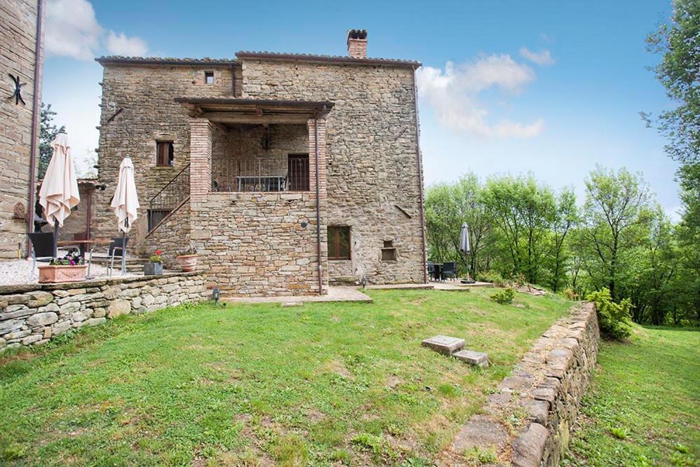 Country House Villa La Farfalla Pietralunga  Buitenkant foto